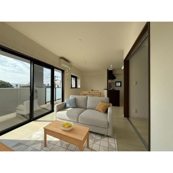 居室・リビング　※別部屋写真、現況優先