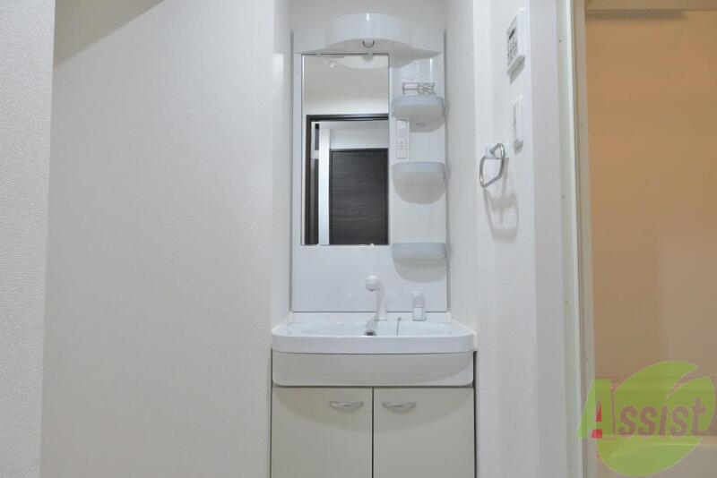 洗面設備　シャワー付洗面化粧台は女性には特に嬉しいポイントです。