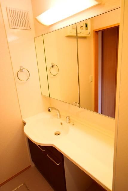 洗面設備　★★間口の広い洗面化粧台★★