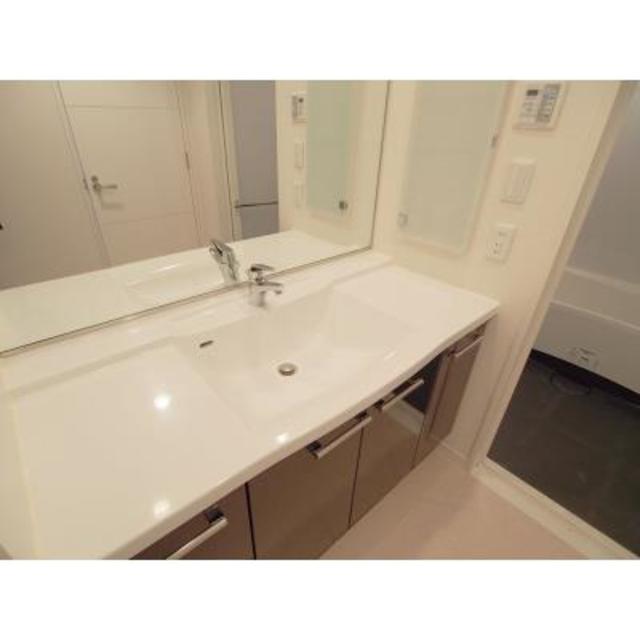 洗面設備　※写真は同タイプ住戸です。