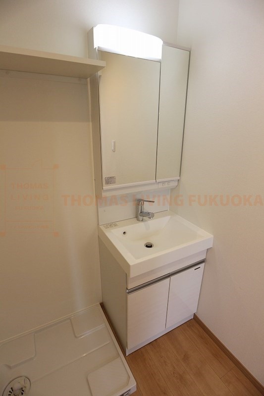 洗面設備　・同型参考写真