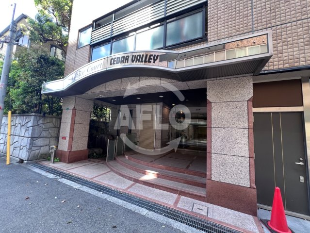 エントランス　グレースコートシーダバレー　エントランス