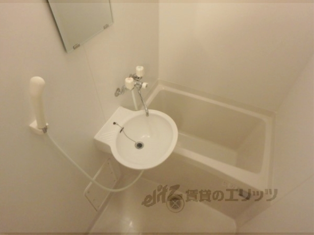 バス・シャワールーム　バス