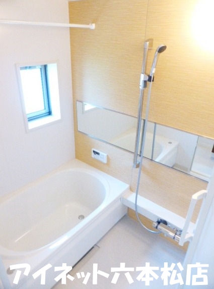 バス・シャワールーム　1日の疲れを癒しましょう