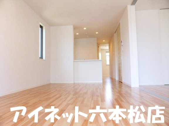 居室・リビング　広々リビングです