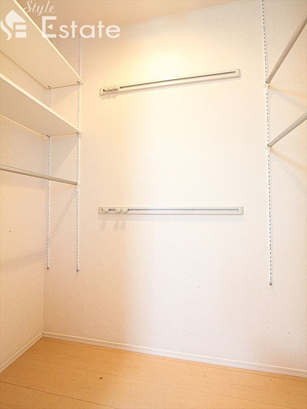 収納　ウォークインクローゼット