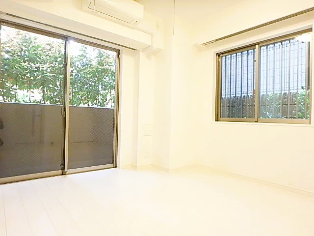 居室・リビング　※同物件別部屋写真です。