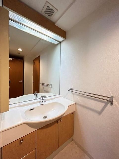 洗面設備　忙しい朝には欠かせない洗面所です