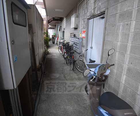 その他共有部分　中型バイクまで置けます（要空き確認）