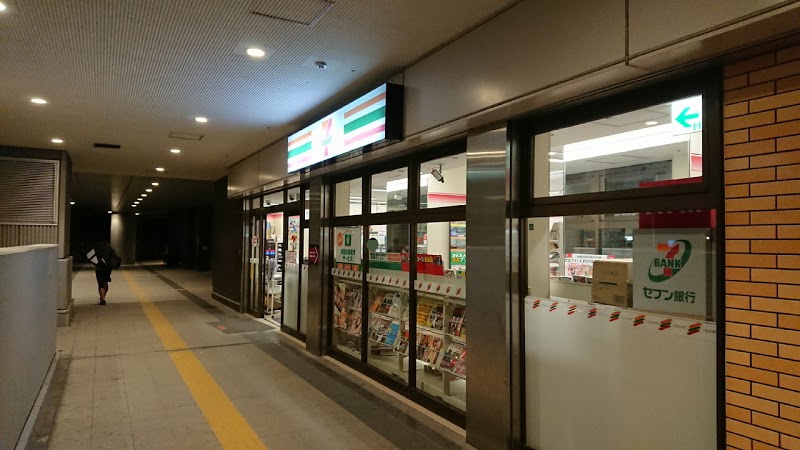 コンビニ　セブンイレブン勝どき駅前店（コンビニ）まで3m