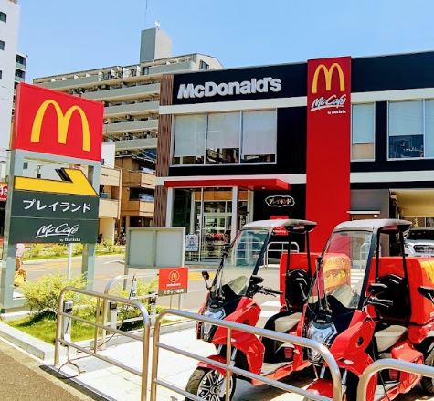 飲食店　マクドナルド大森北店（飲食店）まで230m