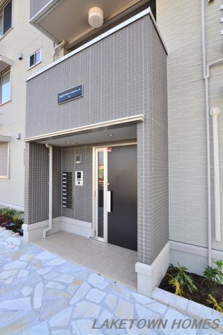 エントランス　オートロック付のエントランスです。