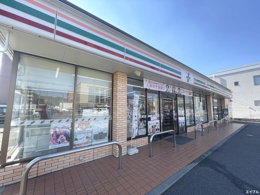 コンビニ　セブンイレブン朝倉中央店（コンビニ）まで134m