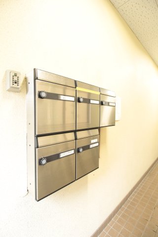 エントランス　カーサ遠山　北区田端4