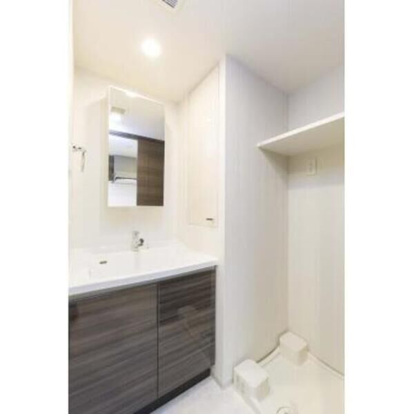 洗面設備　※写真は同タイプ住戸です。