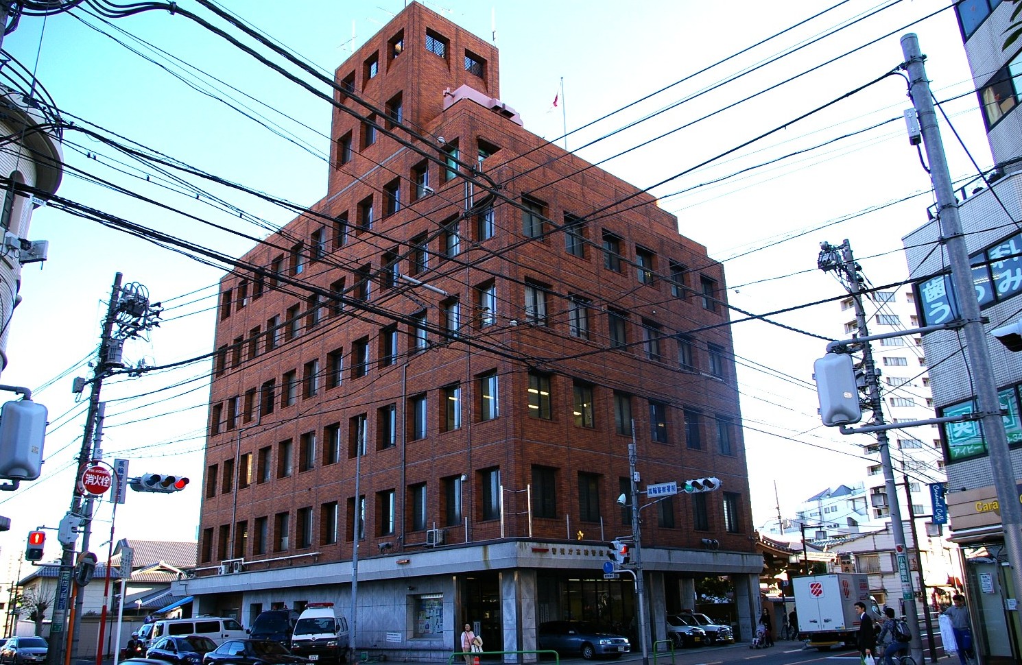 警察署・交番　高輪警察署（警察署・交番）まで215m