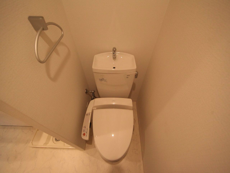 トイレ　温水洗浄暖房便座（お風呂トイレ別）