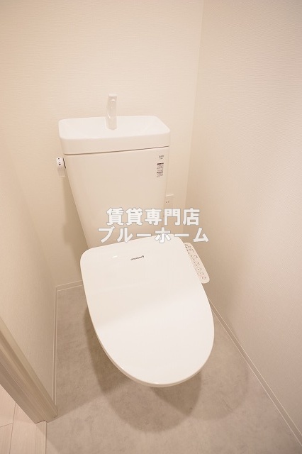 トイレ　温水洗浄便座付のトイレ！