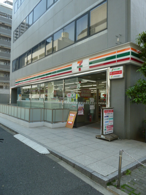 コンビニ　セブンイレブン（コンビニ）まで200m