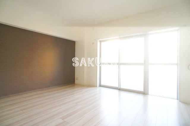 居室・リビング　使いやすい形の為、レイアウトを楽しめます♪