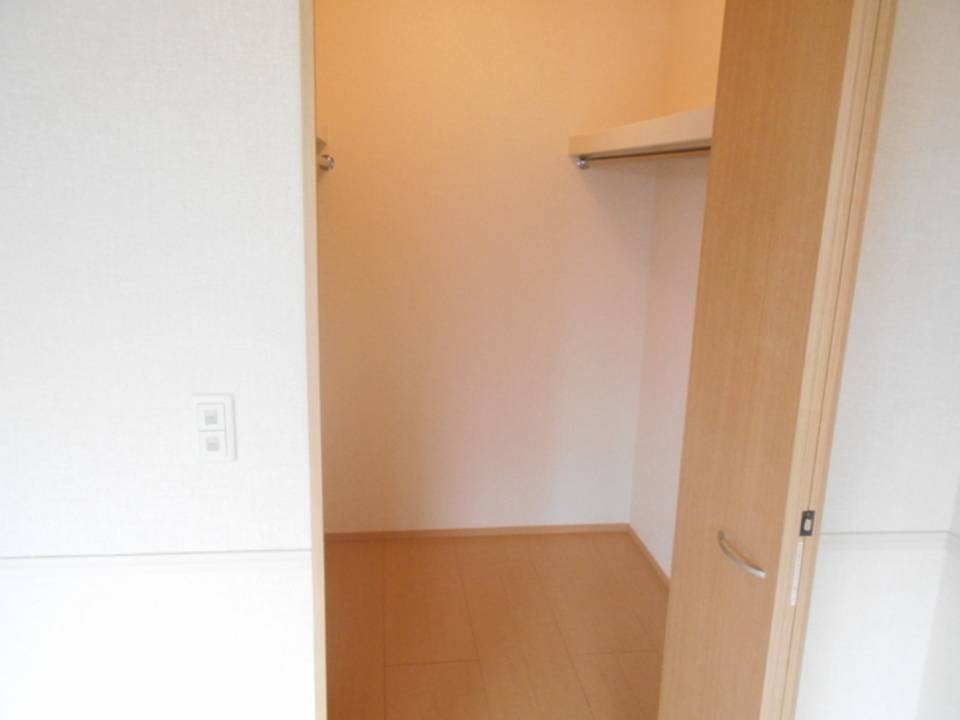 収納　ウォークインクローゼット