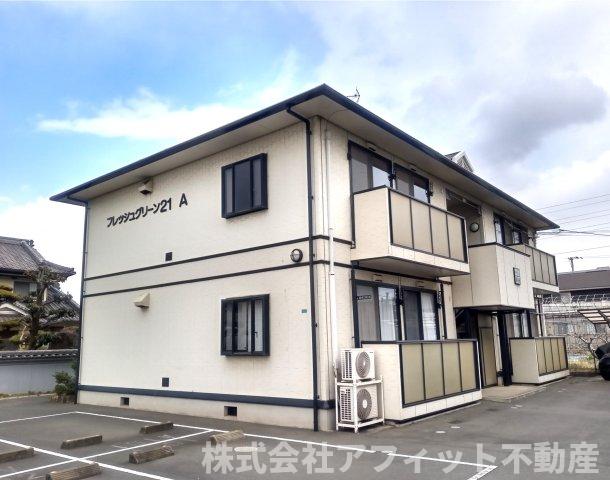 建物外観　フレッシュグリーン・軽量鉄骨造