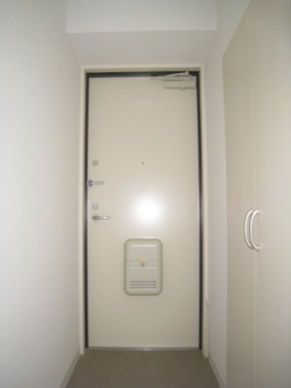 玄関　※別部屋の写真です