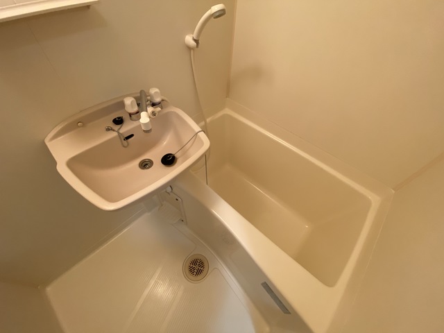 バス・シャワールーム　疲れをリフレッシュ