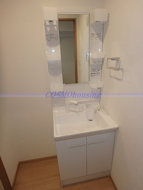 洗面設備　シャワー付き洗面台