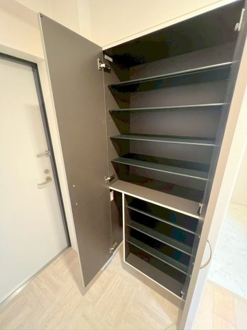 玄関　シューズボックス