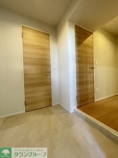 玄関　リビング/居室