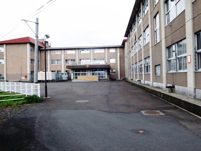 中学校　弘前市立第一中学校（中学校）まで1774m