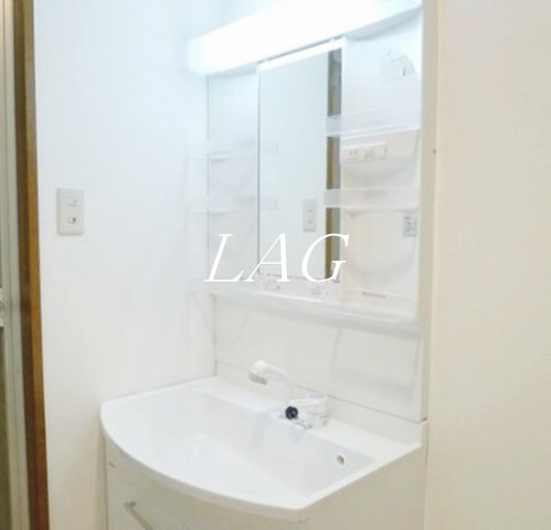 洗面設備　独立洗面台です。