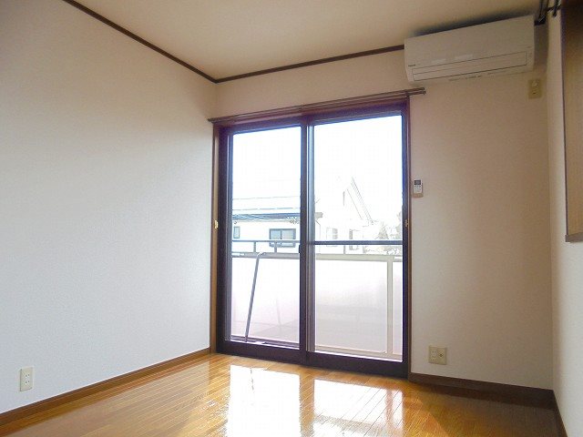 居室・リビング　※写真は別号室です(参考)