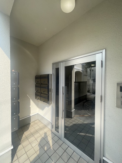 エントランス　弊社は都内全域の物件をご紹介可能です！