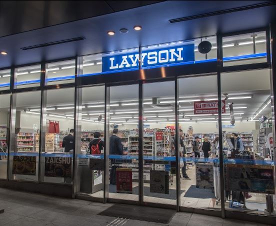 コンビニ　ローソン 赤坂氷川公園前店（コンビニ）まで341m
