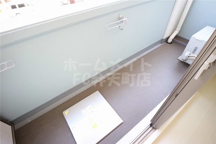 バルコニー　陽当たり良好なバルコニーです