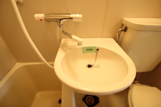 洗面設備　※別号室の写真です