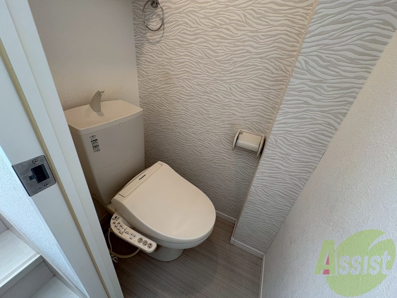 トイレ　トイレにウォシュレットが付いてるのは嬉しいですね。