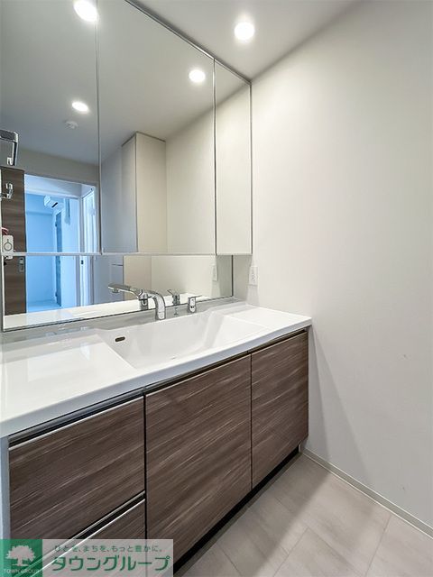 洗面設備　※写真は同タイプ住戸です。