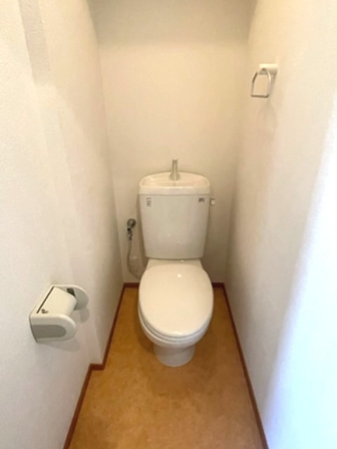 トイレ　（別タイプ参考写真）豊島区南大塚1丁目アパート