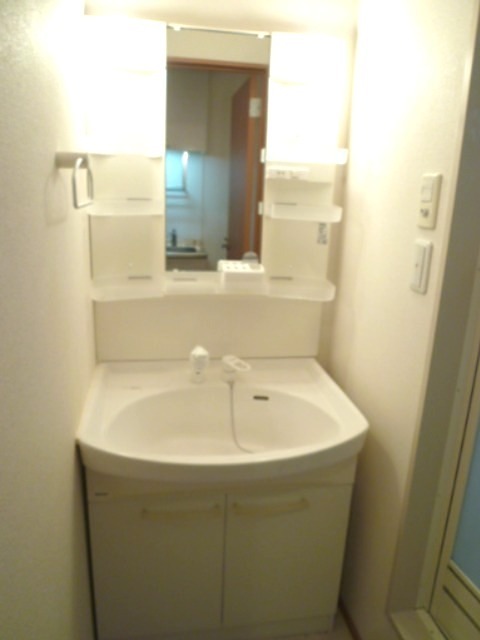 洗面設備　（別タイプ参考写真）豊島区南大塚1丁目アパート