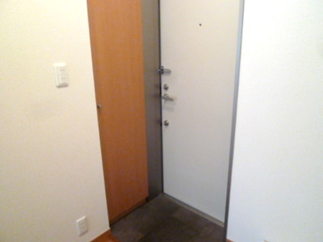 玄関　（別タイプ参考写真）豊島区南大塚1丁目アパート