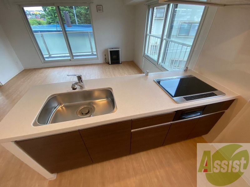 キッチン　キッチンにはＩＨクッキングヒーターも完備です！