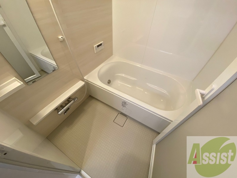 バス・シャワールーム　お風呂になります。一日の疲れを癒してくださいね。