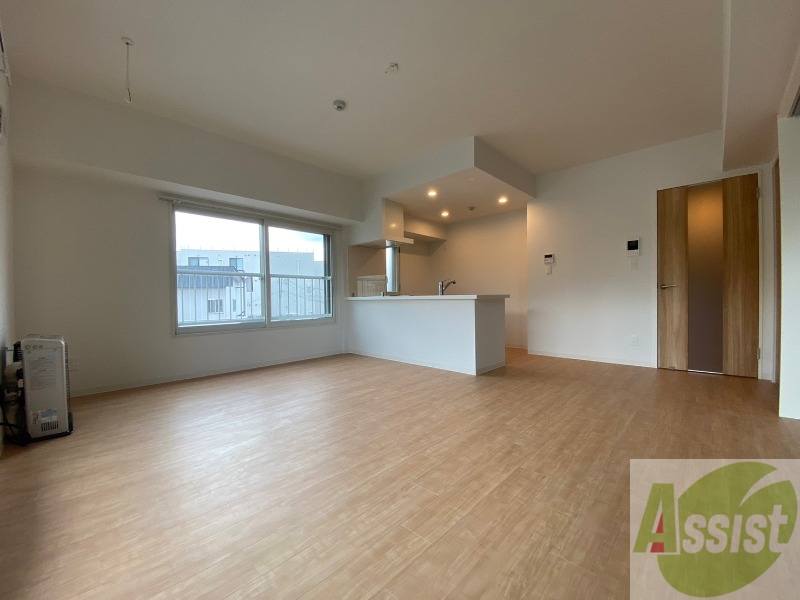 居室・リビング　広くてきれいなリビングです！快適に過ごせそうですね。