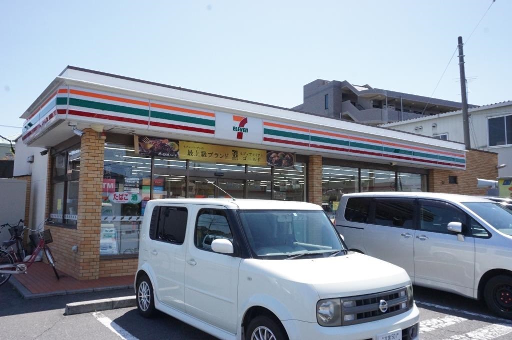コンビニ　セブンイレブン 川口榛松店（コンビニ）まで860m