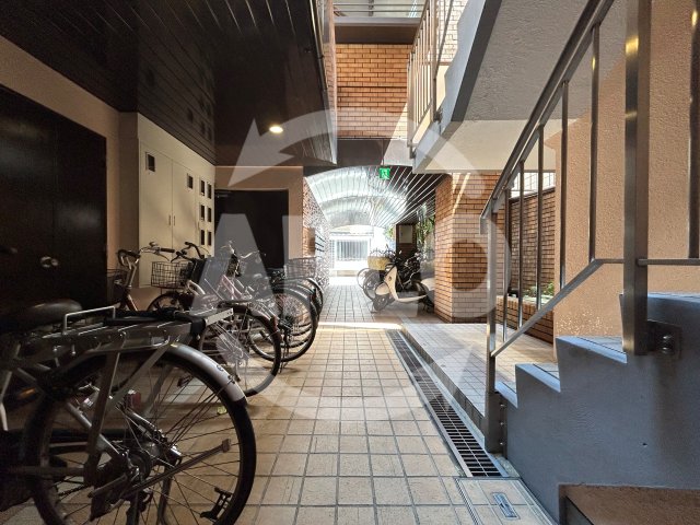 ロビー　JSC帝塚山（ジェイエスシーテヅカヤマ）　ロビー