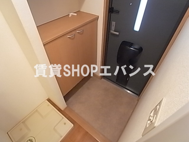 玄関　収納もある玄関です