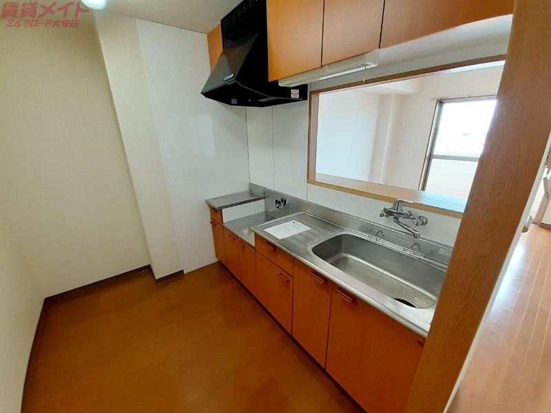 キッチン　※同物件別部屋の参考写真